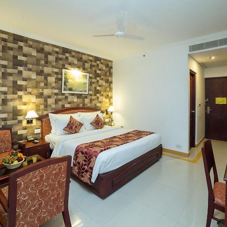 Rustic Leisures Llp Hotel Kochi Buitenkant foto
