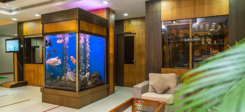 Rustic Leisures Llp Hotel Kochi Buitenkant foto
