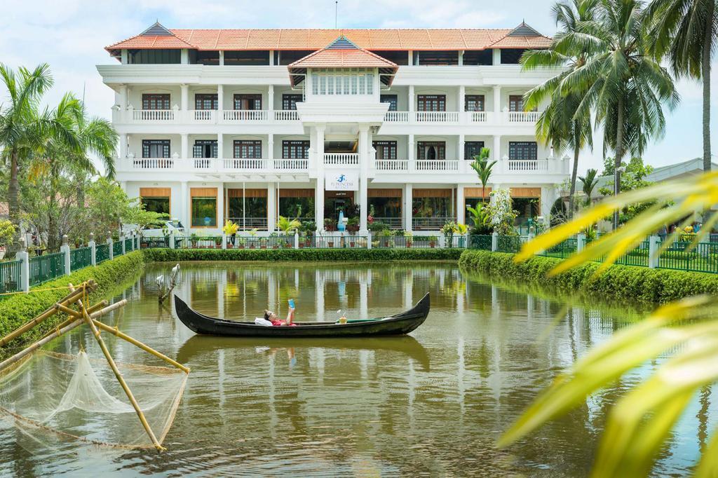 Rustic Leisures Llp Hotel Kochi Buitenkant foto
