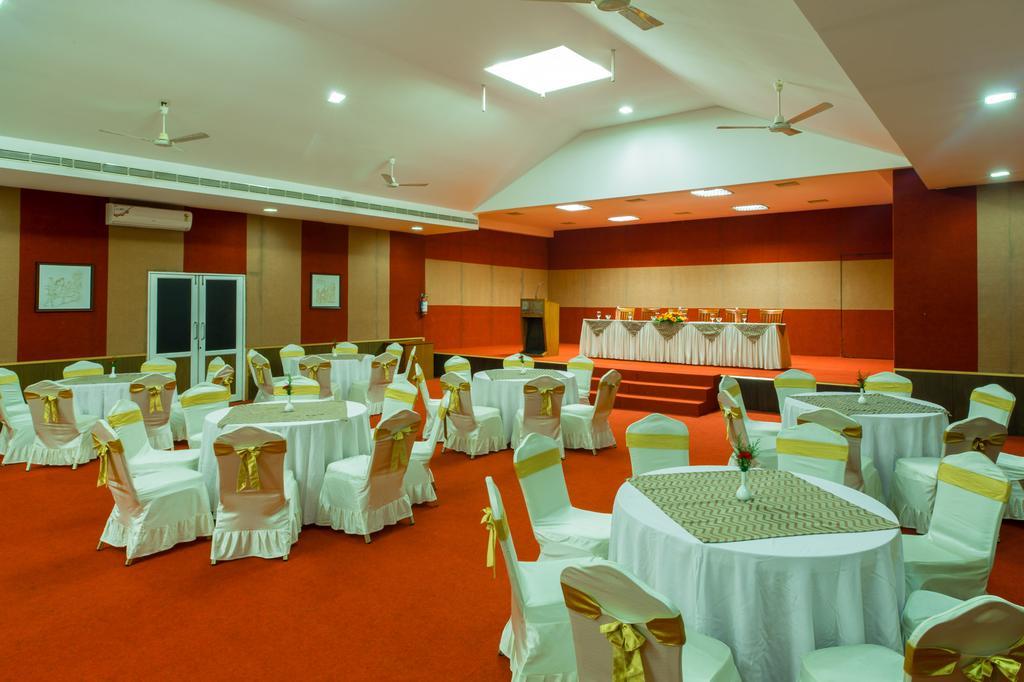 Rustic Leisures Llp Hotel Kochi Buitenkant foto