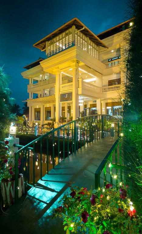 Rustic Leisures Llp Hotel Kochi Buitenkant foto