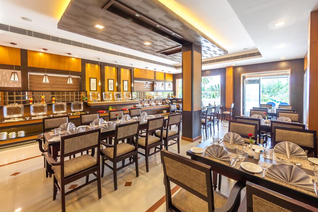 Rustic Leisures Llp Hotel Kochi Buitenkant foto