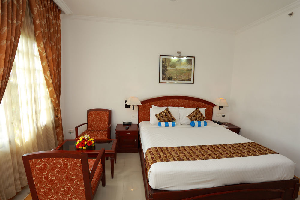 Rustic Leisures Llp Hotel Kochi Buitenkant foto