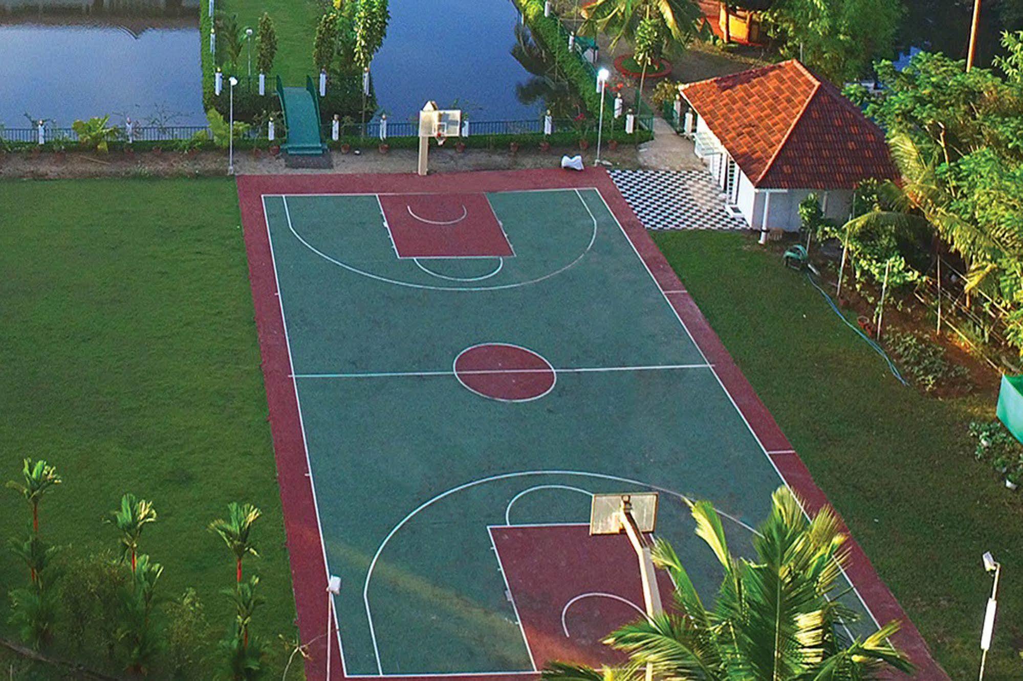 Rustic Leisures Llp Hotel Kochi Buitenkant foto