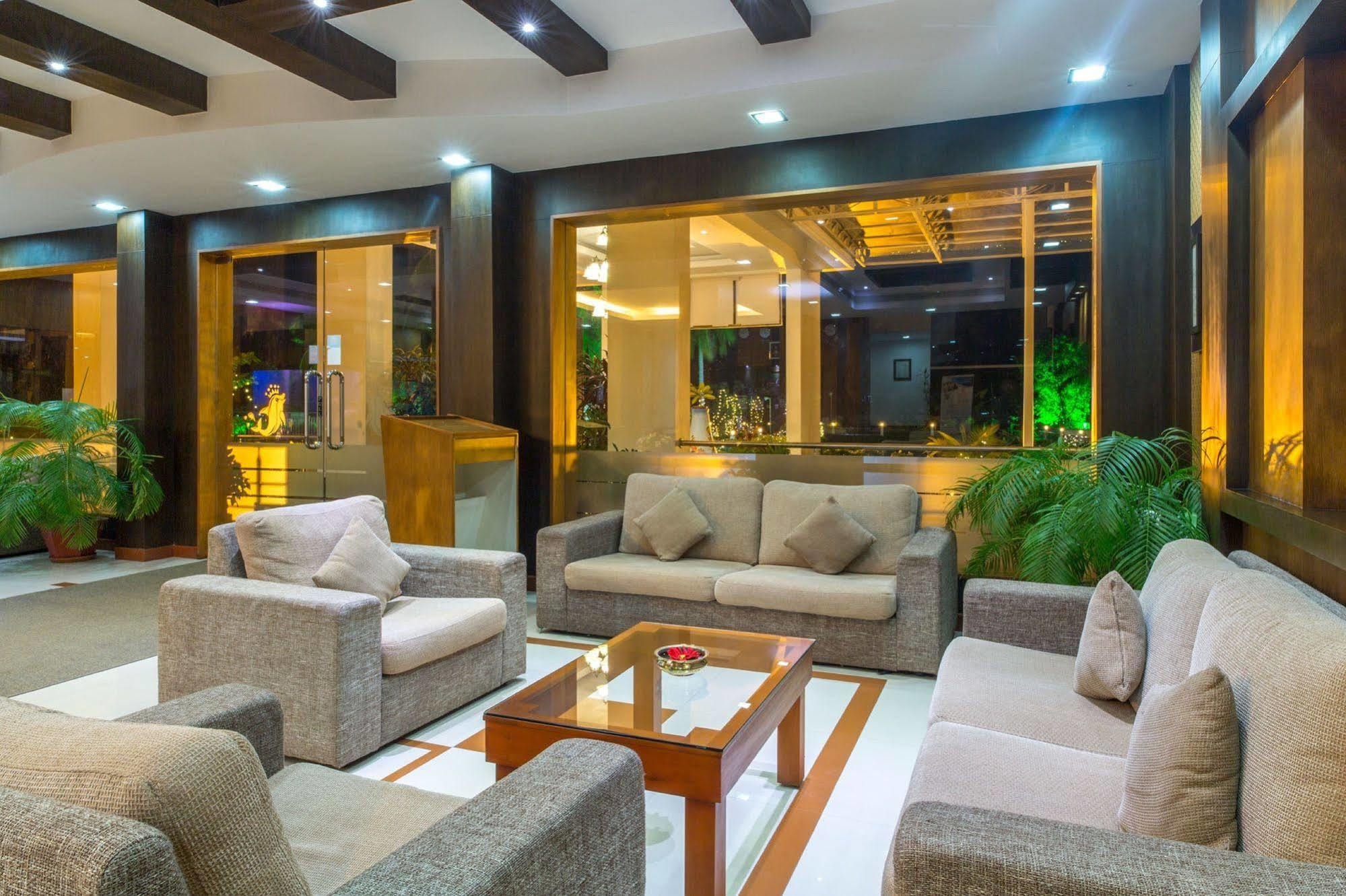 Rustic Leisures Llp Hotel Kochi Buitenkant foto