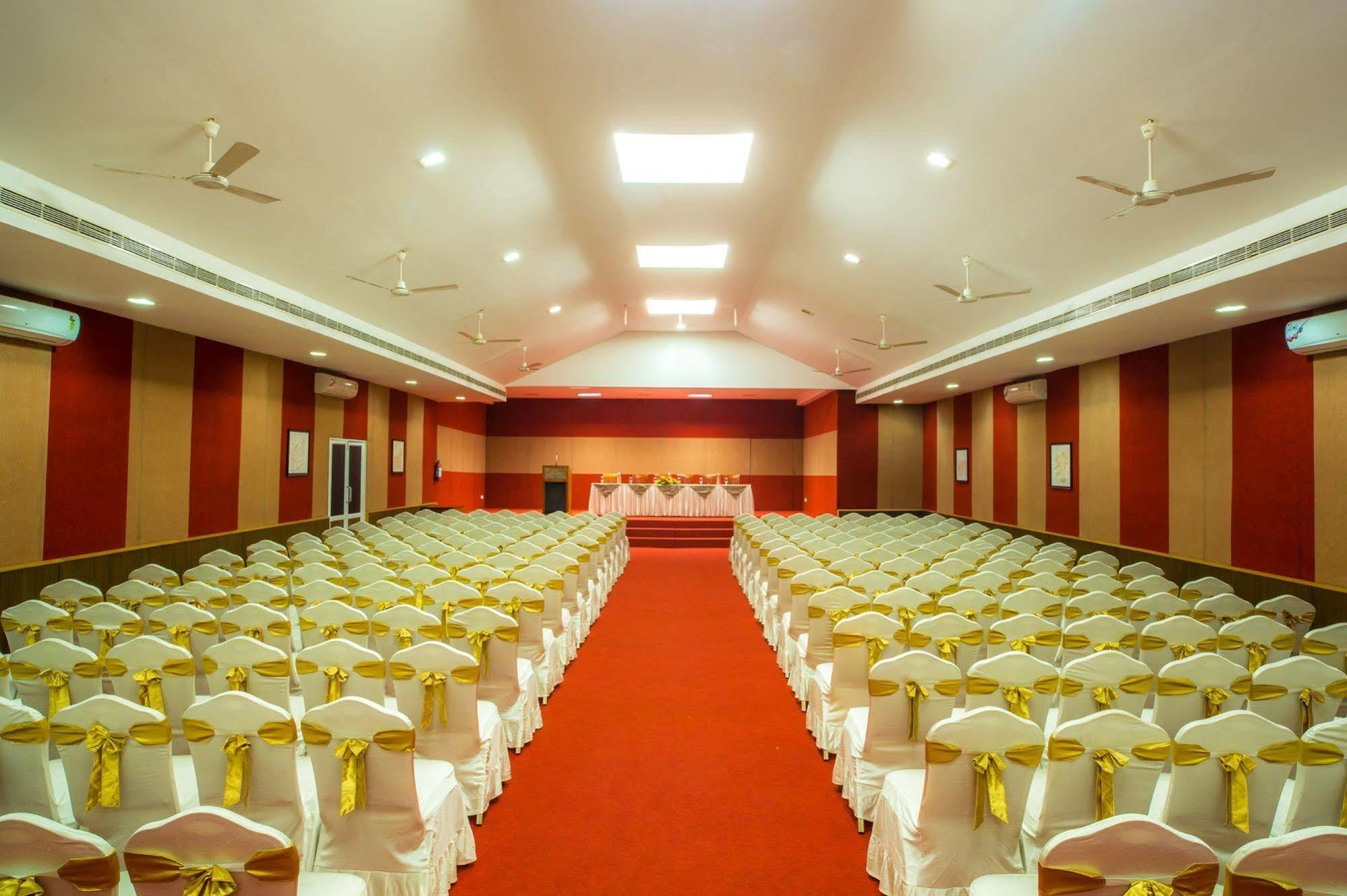 Rustic Leisures Llp Hotel Kochi Buitenkant foto